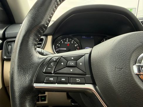 Used 2018 Nissan Rogue SL w/ Premium Package image 32