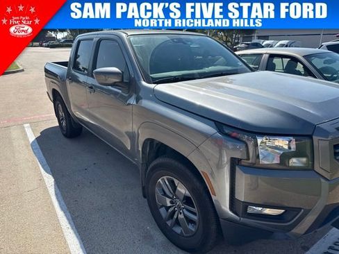 Used 2025 Nissan Frontier SV w/ SV Convenience Package RWD image 2