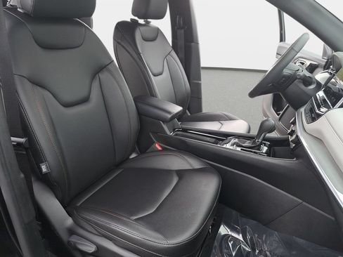 Certified 2024 Jeep Compass Limited AWD/4WD image 10