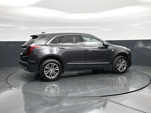 Used 2021 Cadillac XT5 Premium Luxury FWD image 2