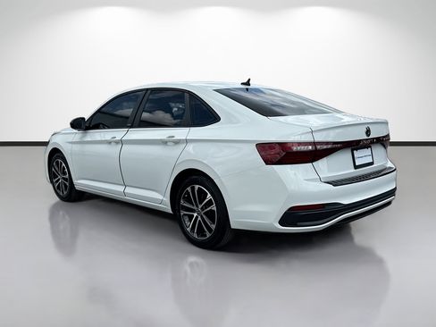 Used 2025 Volkswagen Jetta Sport FWD image 5
