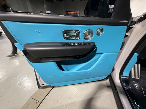 Used 2023 Rolls-Royce Cullinan w/ Cullinan Package image 38
