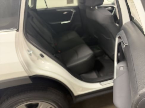 New 2025 Toyota RAV4 XLE image 31