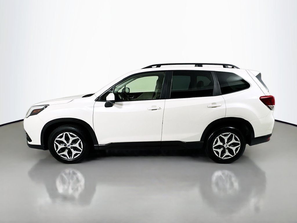Used 2022 Subaru Forester Premium AWD/4WD image 9