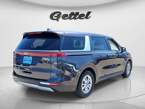 Used 2022 Kia Carnival LX image 4