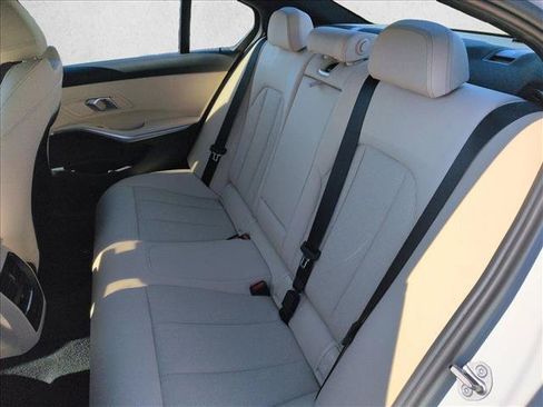 Used 2025 BMW 330i Sedan w/ Convenience Package RWD image 20