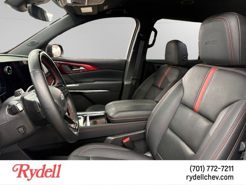 Used 2025 Chevrolet Traverse RS w/ LPO, Floor Liner Package AWD/4WD image 10