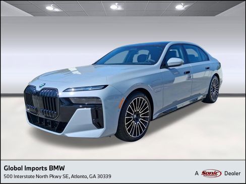 New 2026 BMW 750e xDrive image 1