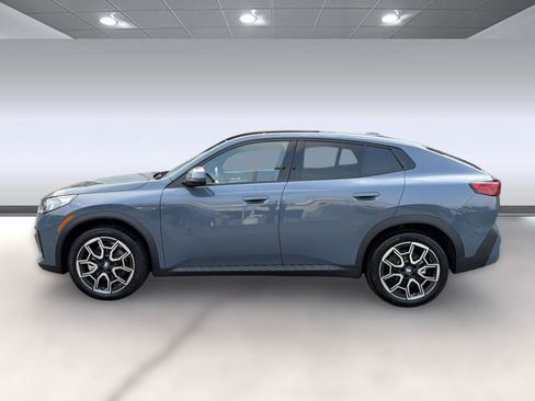 Used 2026 BMW X2 xDrive28i AWD/4WD image 2