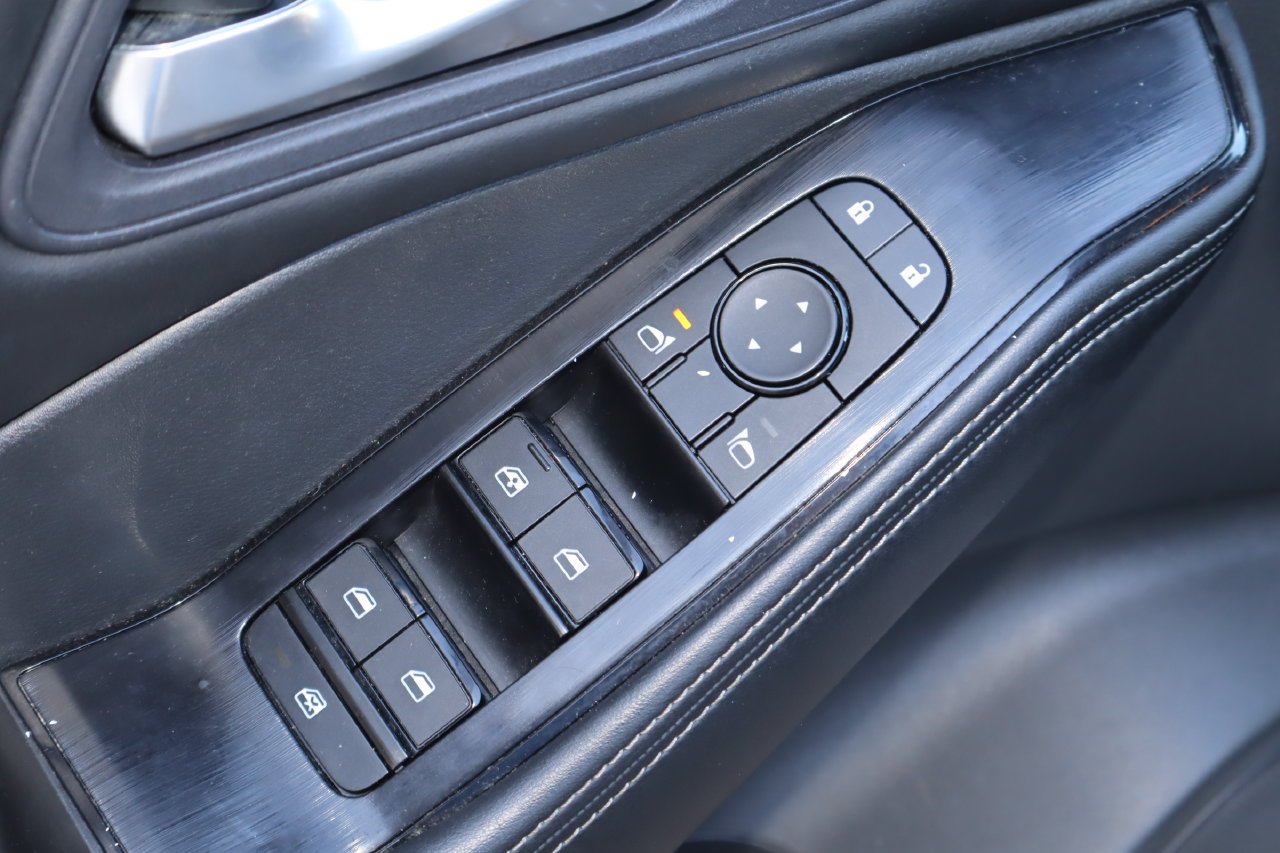 Used 2024 Nissan Rogue SV FWD image 20