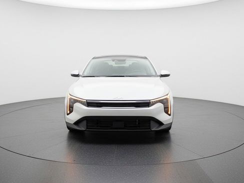 Used 2025 Kia K4 LXS image 2