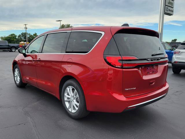 New 2027 Chrysler Pacifica Select FWD image 4