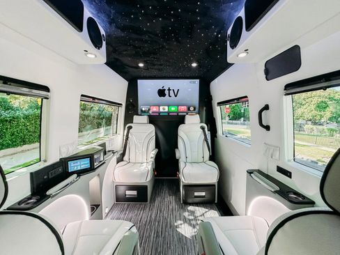 Used 2025 Mercedes-Benz Sprinter 3500 image 7