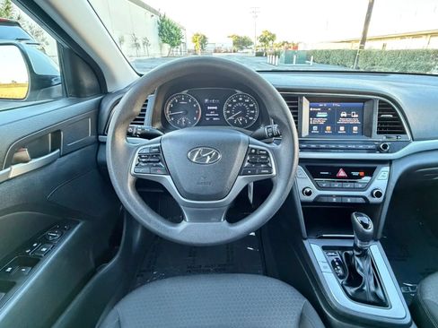 Used 2018 Hyundai Elantra SEL FWD image 15