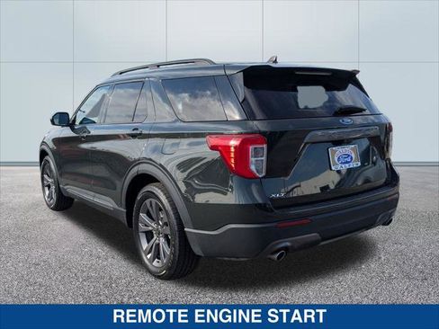 Certified 2022 Ford Explorer XLT w/ Equipment Group 202A image 3