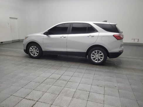 Used 2021 Chevrolet Equinox LS w/ LS Convenience Package FWD image 3