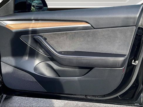 Used 2021 Tesla Model 3 Performance image 18