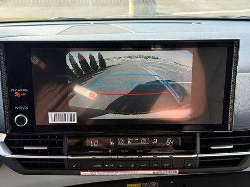 New 2026 Toyota Sienna XLE image 28