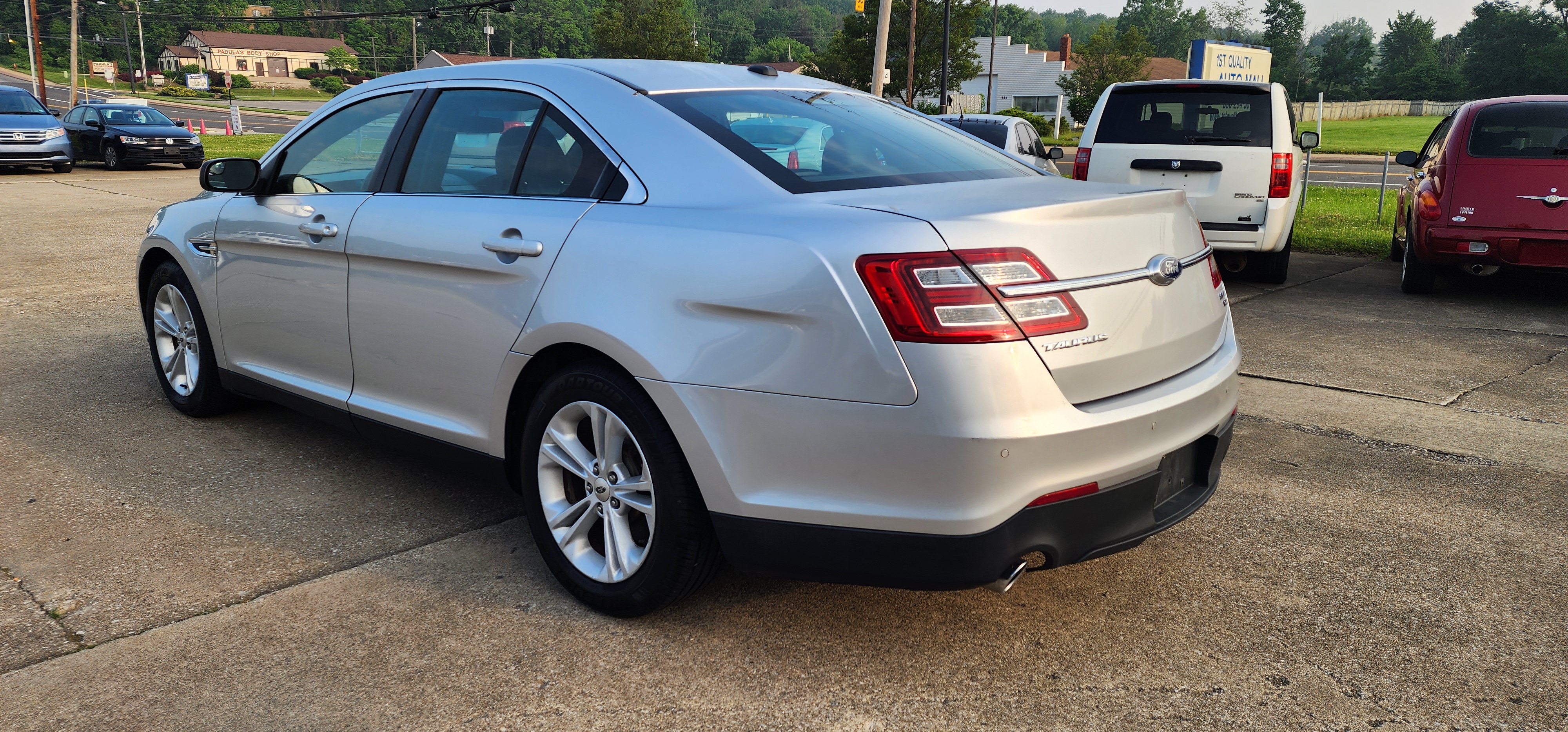 Used 2015 Ford Taurus SEL AWD/4WD image 3