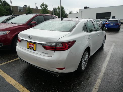 Used 2018 Lexus ES 350 w/ Luxury Package w/Wood Trim FWD image 5
