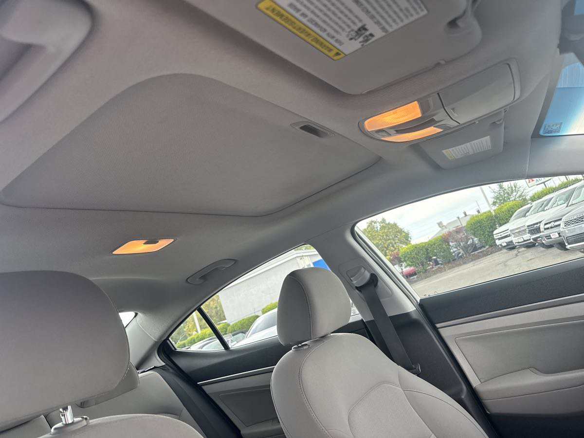 Used 2018 Hyundai Elantra Value Edition FWD image 23