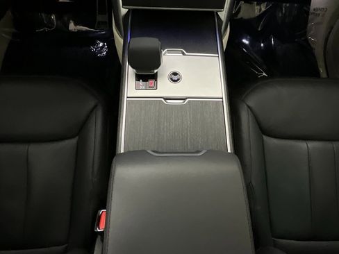 Certified 2024 Land Rover Range Rover Long Wheelbase SE image 14