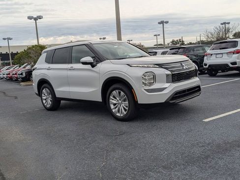 New 2026 Mitsubishi Outlander ES FWD image 4