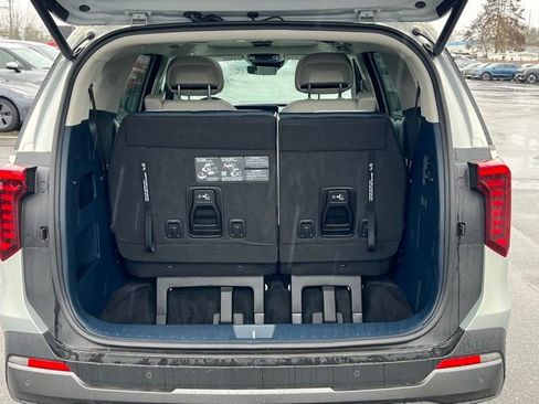 Certified 2025 Kia Carnival SX Prestige image 11
