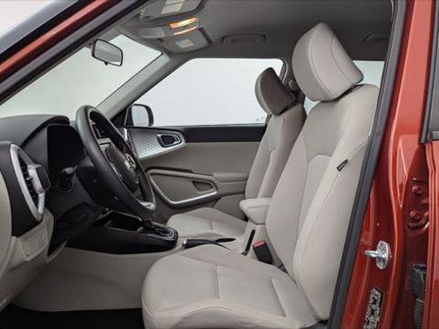 Used 2020 Kia Soul LX image 14