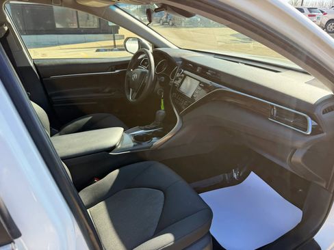 Used 2018 Toyota Camry LE image 24