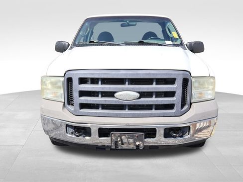 Used 2005 Ford F250 2WD Regular Cab Super Duty image 4