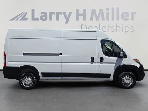Used 2025 RAM ProMaster 2500 w/ Convenience Group FWD image 6