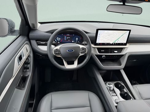 New 2026 Ford Explorer Active w/ Active Comfort Package AWD/4WD image 8