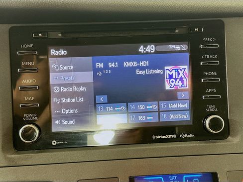 Used 2019 Toyota Sienna XLE Premium AWD/4WD image 21