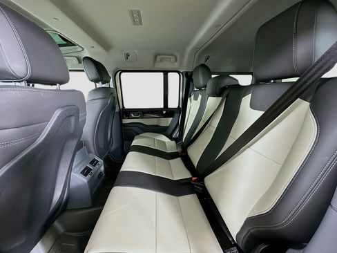 New 2025 INEOS Grenadier Fieldmaster Edition AWD/4WD image 39