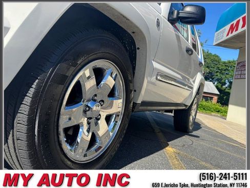 Used 2007 Jeep Liberty Limited AWD/4WD image 10