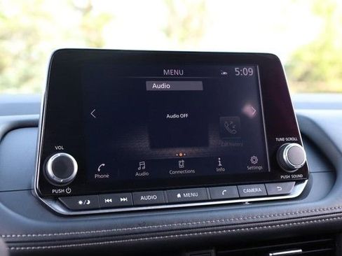 Certified 2025 Nissan Rogue SV image 11