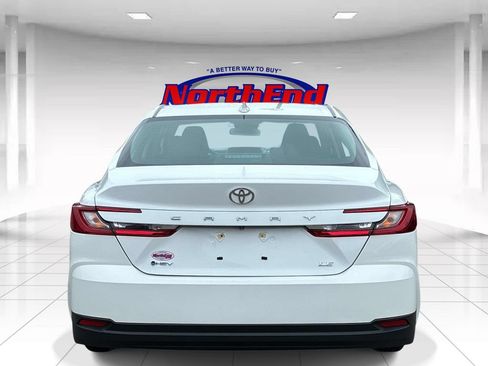 Used 2025 Toyota Camry LE FWD image 6