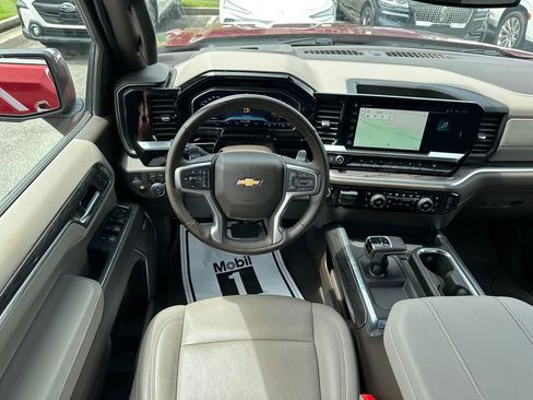 Used 2025 Chevrolet Silverado 1500 LTZ AWD/4WD image 22