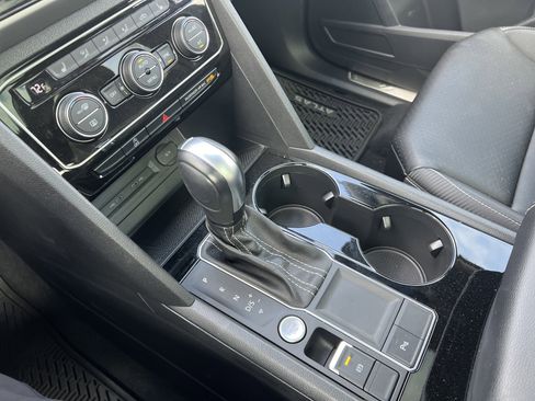 Used 2023 Volkswagen Atlas Cross Sport SE w/ Panoramic Sunroof Package image 23