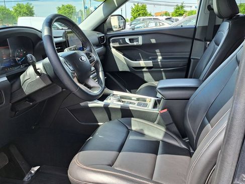Used 2023 Ford Explorer XLT w/ Equipment Group 202A RWD image 13