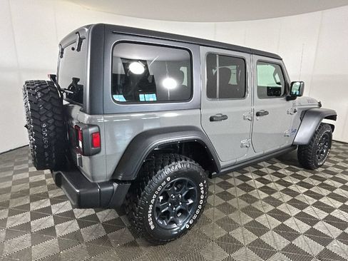 Used 2023 Jeep Wrangler Unlimited w/ Convenience Group AWD/4WD image 3