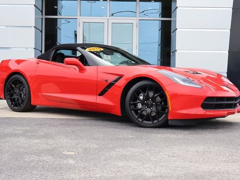 Used 2019 Chevrolet Corvette Stingray Convertible w/ Carbon Flash Badge Package RWD image 2