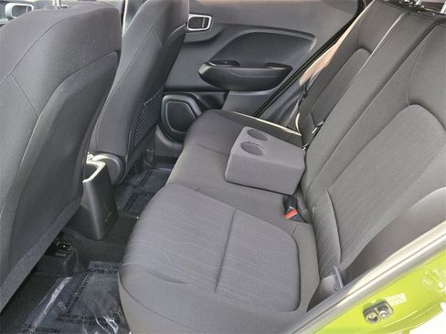 Certified 2022 Hyundai Venue SE image 11