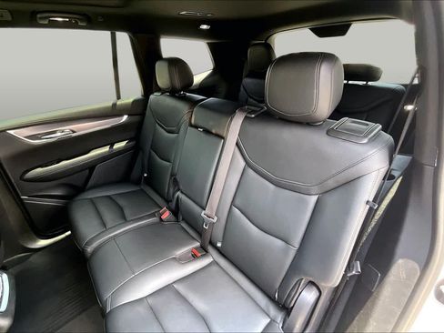 Used 2021 Cadillac XT6 Luxury FWD image 21