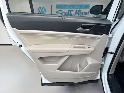 Used 2023 Volkswagen Atlas SE AWD/4WD image 25