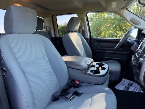 Used 2018 RAM 1500 Express AWD/4WD image 21