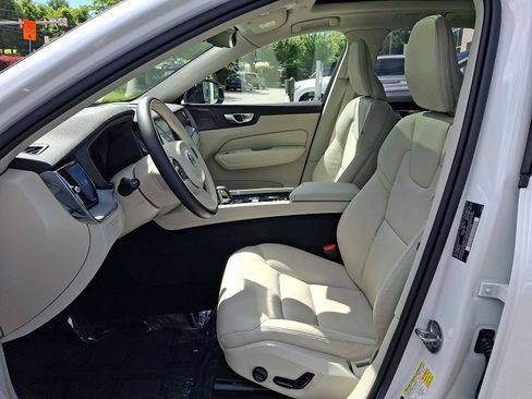 Certified 2025 Volvo XC60 T8 Plus w/ Climate Package AWD/4WD image 14