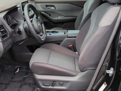 Used 2023 Nissan Rogue SV FWD image 17