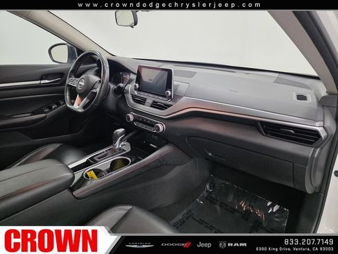 Used 2024 Nissan Altima 2.5 SR FWD image 11